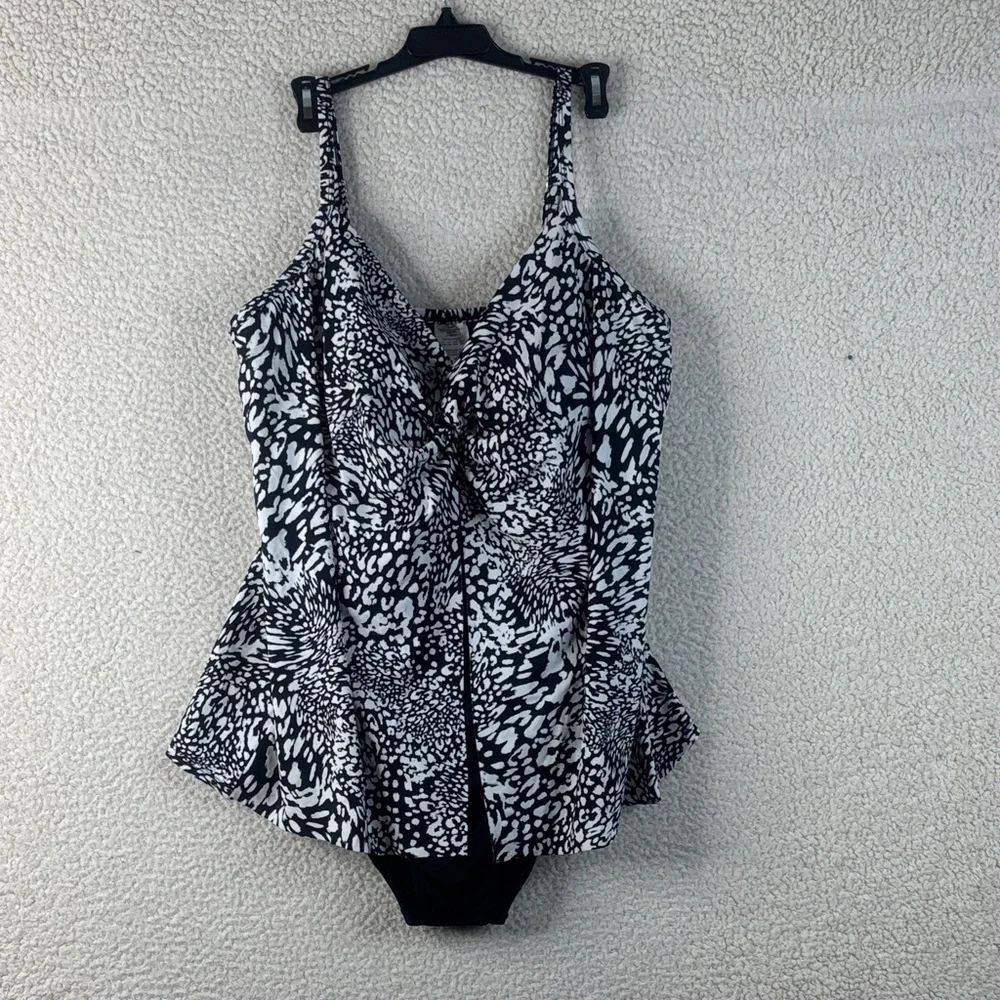 NWT Swim Solutions Black White Flyaway Fauxkini One-Piece Swimsuit PLUS 22W - Picture 2 of 7